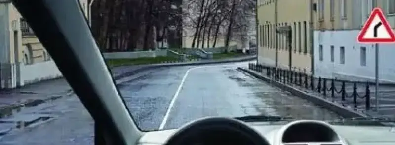 Վարորդը միացնել շրջադարձի լուսային ցուցիչն այս իրավիճակում